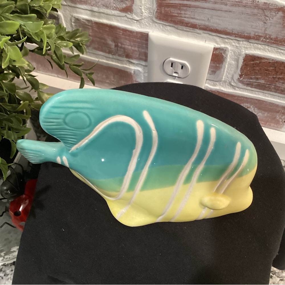 Ceramic Crafted Fish Decor - Bathroom - Kitchen - Porch - Gently Used - Nice - Picture 5 of 7